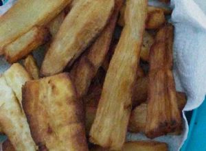 Una foto de Mandioca frita. Súper fácil para una picada!!