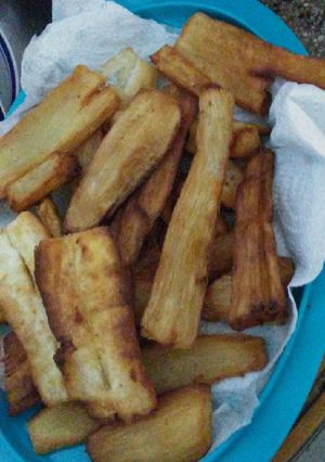 Una foto de Mandioca frita. Súper fácil para una picada!!