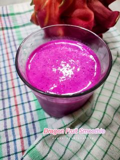 Foto resep Dragon Fruit Smoothie (dragon fruit, yogurt, milk, honey)