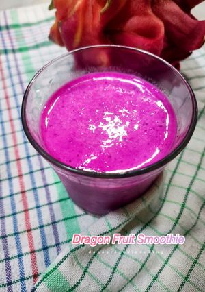Foto resep Dragon Fruit Smoothie (dragon fruit, yogurt, milk, honey)