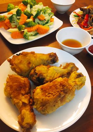 Hình của món Gà chiên kiểu KFC.
