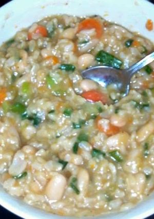A picture of Brown rice & beans.
