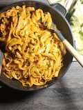 Tagliatelle in Hähnchen-Senf-Sauce