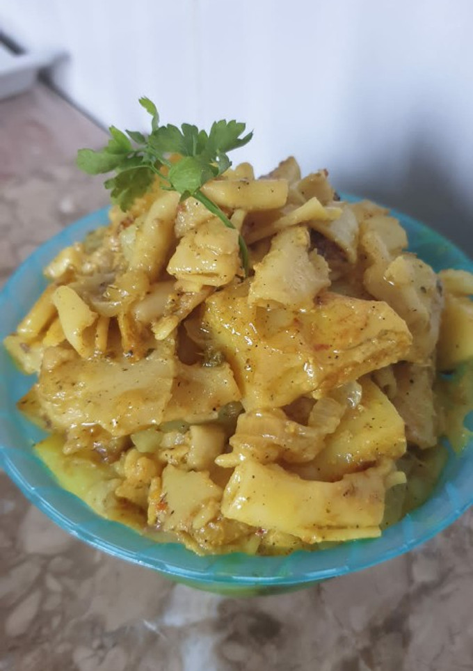Una foto de Pasta con patatas a la cúrcuma