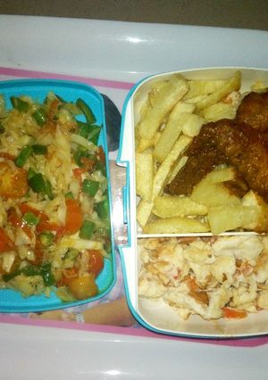 A picture of Yam chips with veggies.