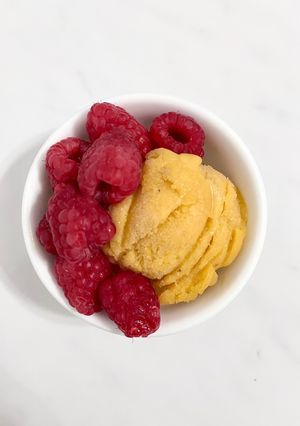 Una foto de Helado Saludable de Mango y Banano