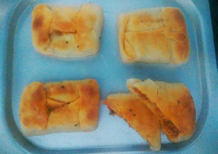 Steps to Make Favorite Paneer pizza puff