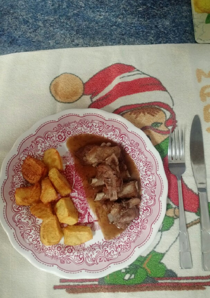 Una foto de Costillas al vino tinto