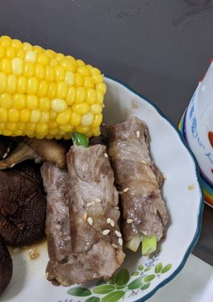 跟女兒一起瘦:健康減重瘦身烤香菇/香煎豬肉捲 的食譜成品照片