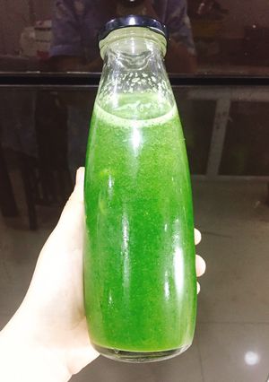 Hình của món Sinh tố rau xanh.
