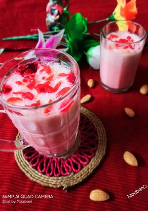 A picture of এ্যপেল মিল্কসেক (Apple Milkshake recipe in Bengali).