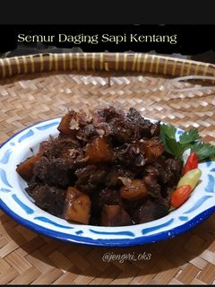 Foto resep Semur Daging Sapi Kentang