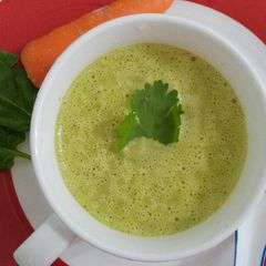 A picture of Spinach creamy soup.