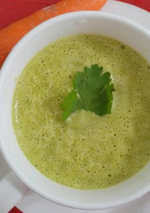 A picture of Spinach creamy soup.