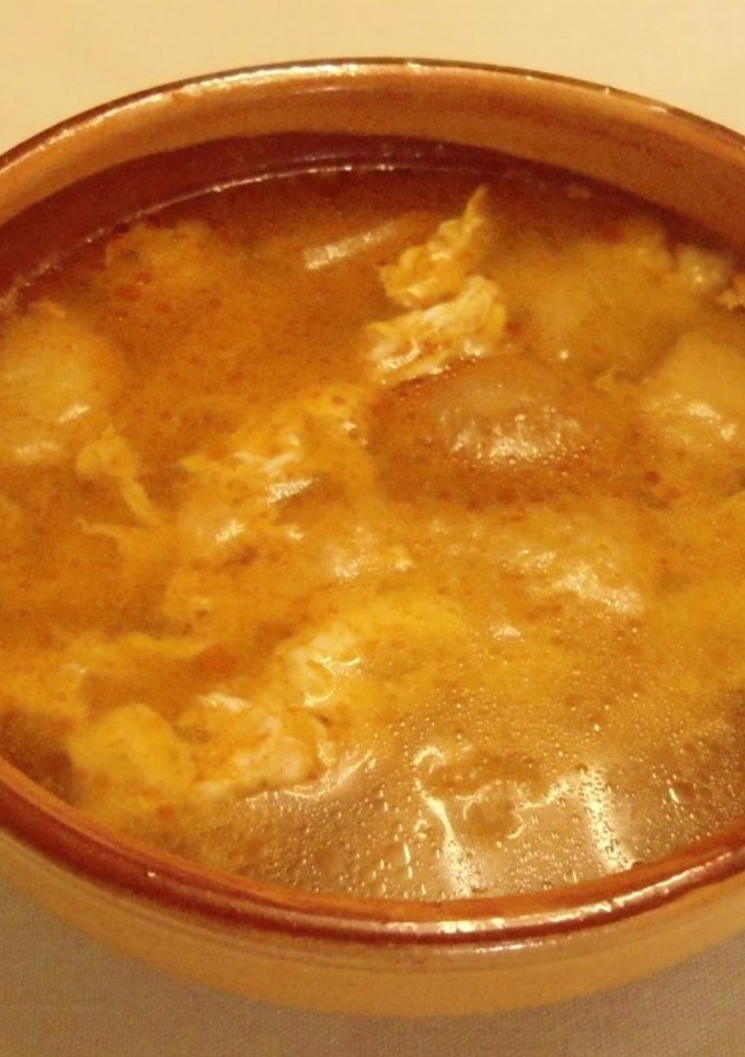 Una foto de Sopa de ajo sencilla