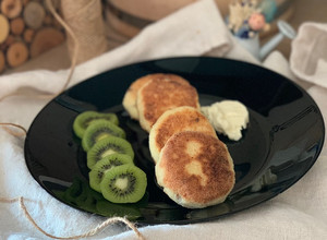 Фото Ніжні сирники з манкою🥞.