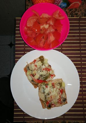 Una foto de Pizzas fit de pan de cereales de 95 calorías