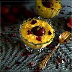 A picture of Gulab Jamun with kesar Rabri.