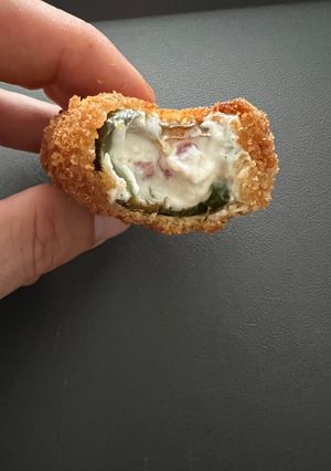 Zöldfűszeres - baconös krémsajttal töltött rántott jalapeno recept fotója