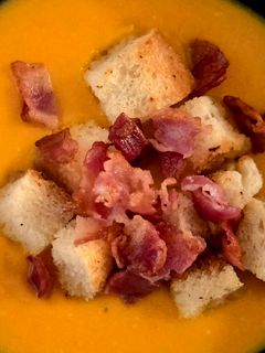 Sütőtök krémleves sült sárgarépával recept fotója