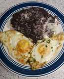 Huevos estrellados con casamiento