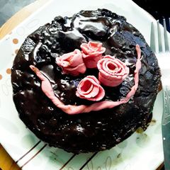A picture of Chocolate filling cake.