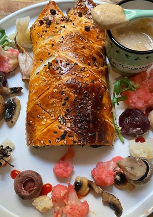 Une photo de 💝Feuilleté saumon 🍣 épinards 🪹🥬🥦 légumes de saison 🌶️