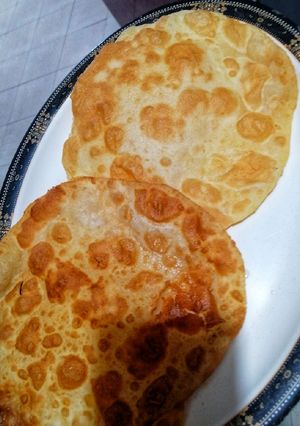 A picture of Puri paratha.