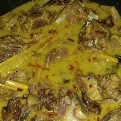A picture of Indonesian goat curry.