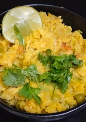 સ્વામિનારાયણ ખીચડી (Swaminarayan Khichdi Recipe In Gujarati) રેસીપી મુખ્ય ફોટો