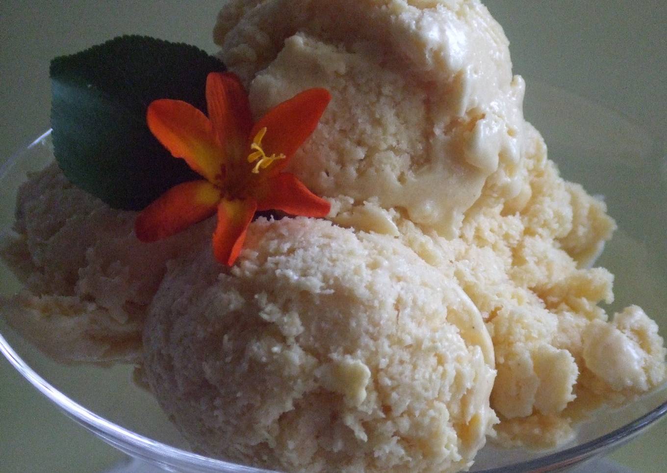 Helado de melocotón y canela