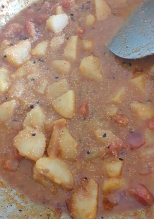 A picture of Aloo posto.