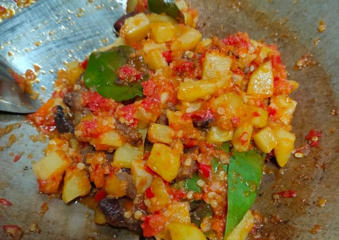 Cara Gampang Membuat Sambal goreng kentang hati ampela, Enak Banget