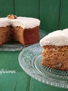Una foto de Bizcocho de zanahoria y frosting saludable