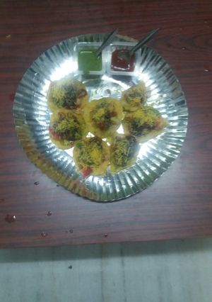 A picture of Sev puri.