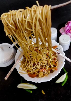 চাইনিজ চাউমিন (chinese chow mein recipe in Bengali) রেসিপির প্রধান ছবি