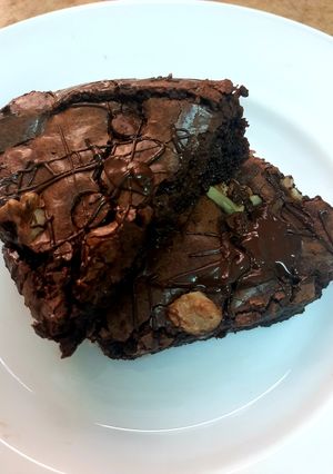 A picture of Chocolate fudge brownies 😊.