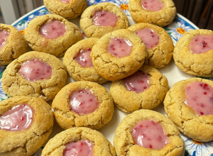 Una foto de Galletas de pie de limón con frambuesa 🍋🩷
