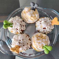 A picture of Pupcakes.