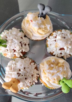 A picture of Pupcakes.
