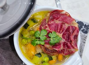 Une photo de Soupe paysanne à la coppa