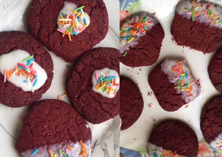 Red velvet sugar cookies #valentines#