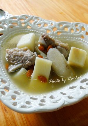 枸杞山藥牛蒡排骨湯 的食譜成品照片
