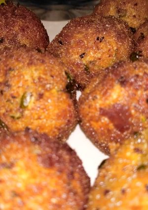 पनीर और आलू की चटपटी बॉल्स (paneer aur aloo ki chatpati balls recipe in Hindi) रेसिपी मुख्य फोटो