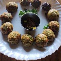 Moong dal and rice flakes appe A picture of Moong dal and rice flakes appe.