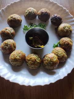 A picture of Moong dal and rice flakes appe.