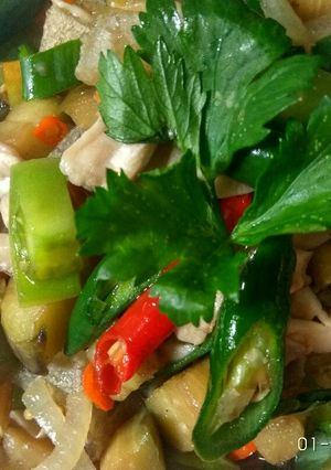 Foto resep Tumis kikil terong jamur cabe ijo spesial... 😘