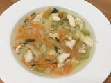 Sopa de verduras y pollo