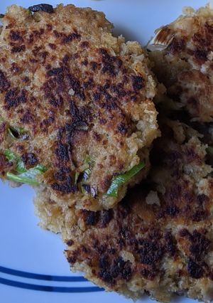 A picture of Salmon Cakes.