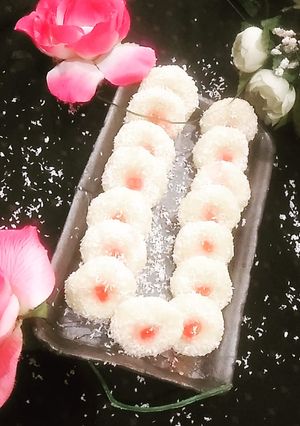 A picture of Coconut peda.